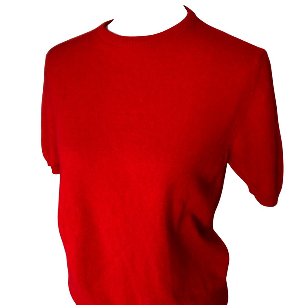 TSE 100% Cashmere Red Sweater, short sleeve, like new, Medium